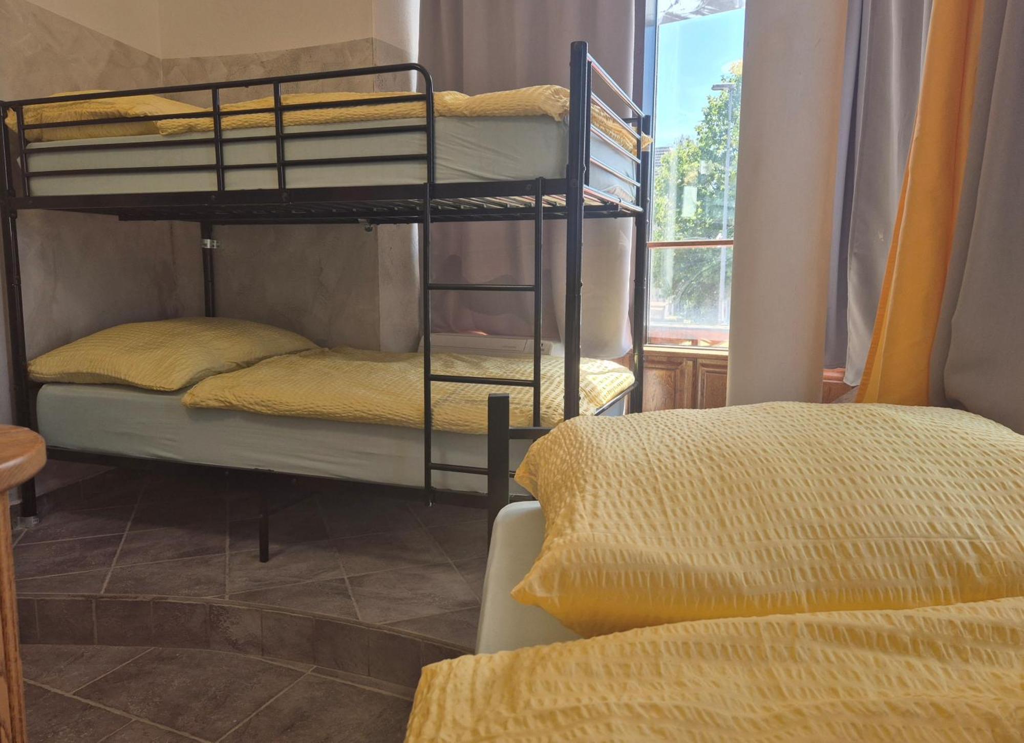 Bled Lesce Station Rooms And Beds Zewnętrze zdjęcie